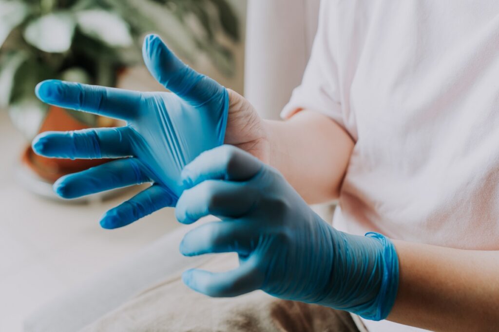 Allergia crociata al latticeatex surgical gloves at home before the cleaning process Allergia crociata al lattice